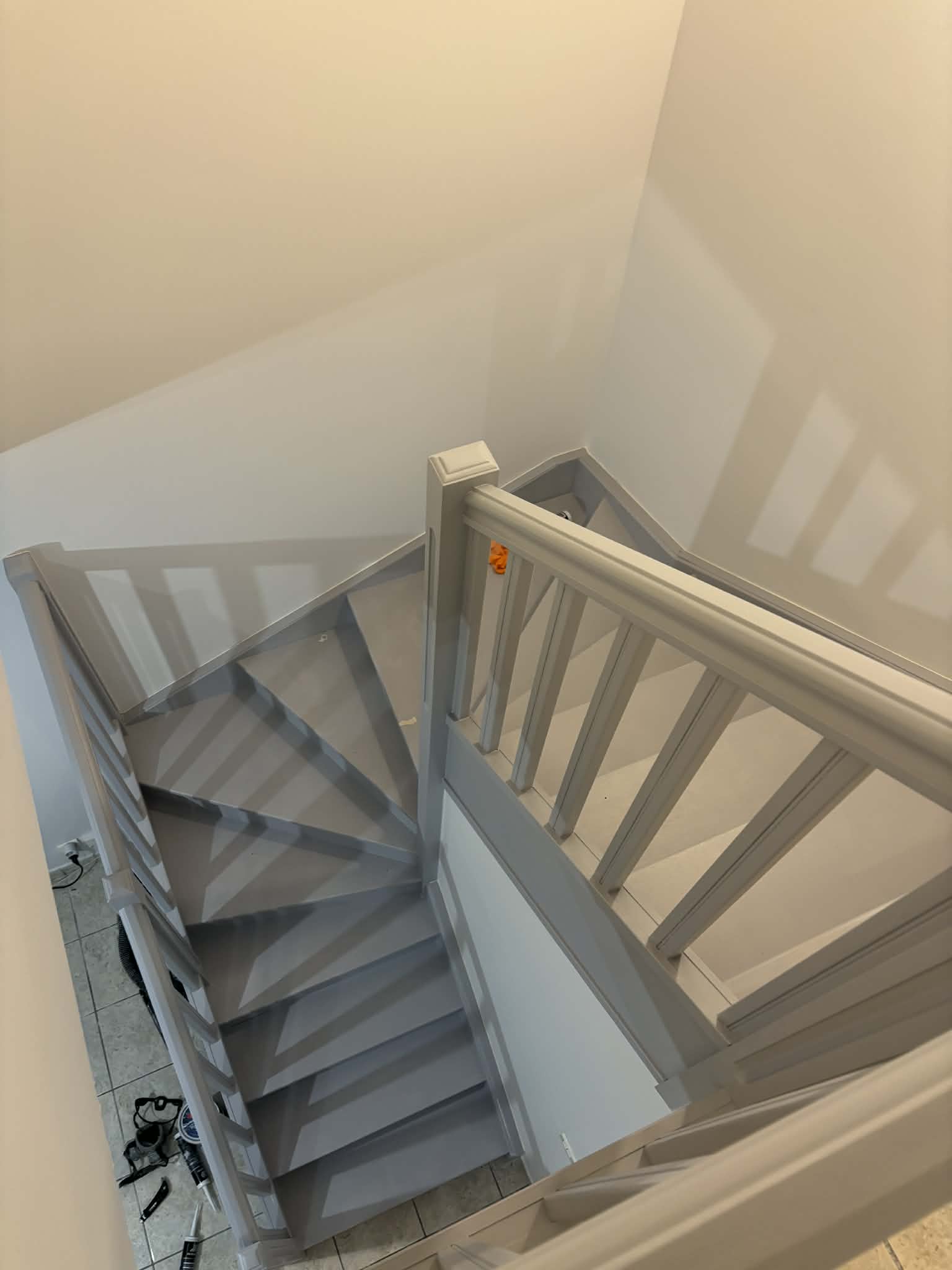 Remise en état et modernisation d’escaliers en bois avec finition mat velouté à Arcachon